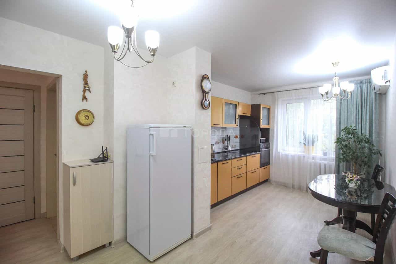 Россия, Алтайский край, Барнаул, улица Антона Петрова, 223, фото 12