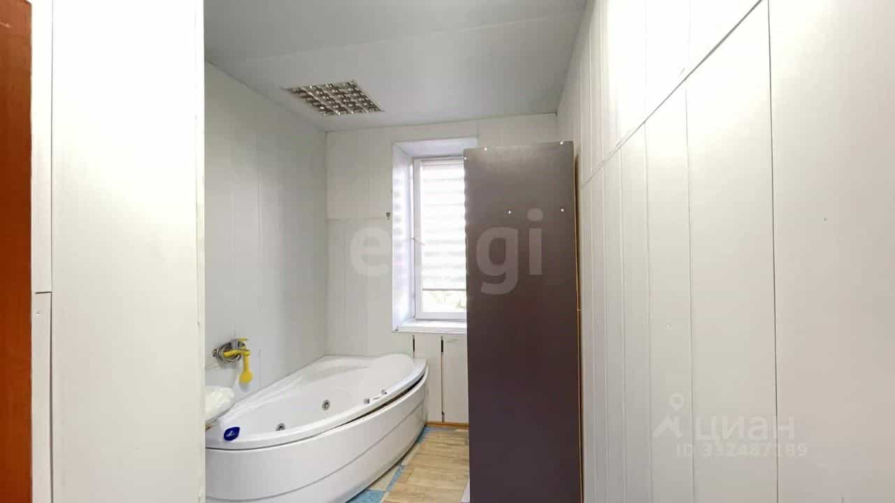 Россия, Оренбургская область, Орск, микрорайон Старый город, улица Поля Лафарга, 53