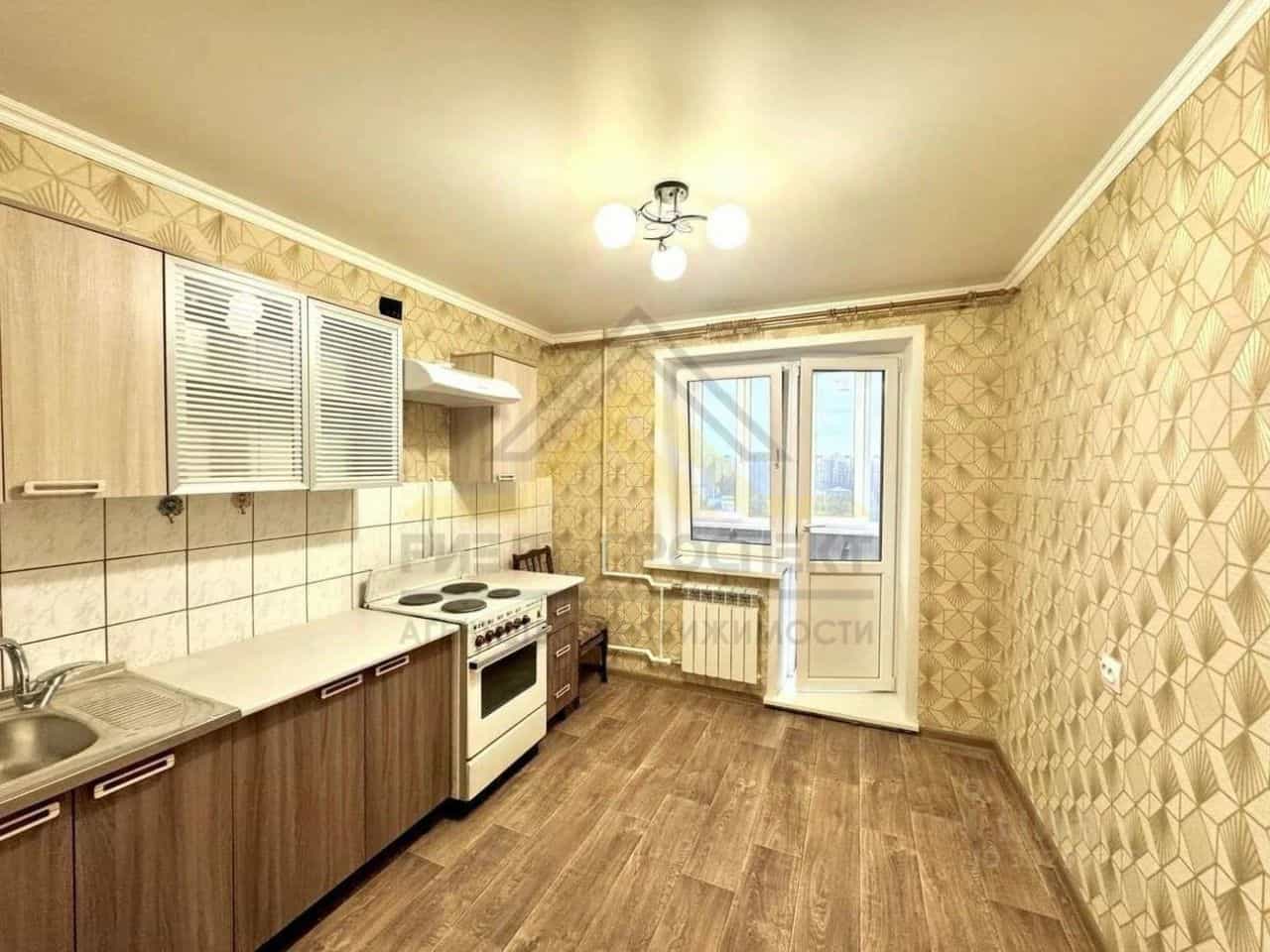 Россия, Белгородская область, Старый Оскол, микрорайон Королёва, 18