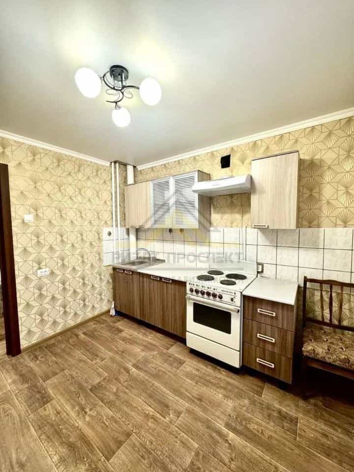 Россия, Белгородская область, Старый Оскол, микрорайон Королёва, 18, фото 2