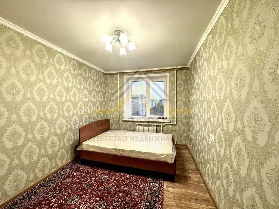 Россия, Белгородская область, Старый Оскол, микрорайон Королёва, 18, фото 6