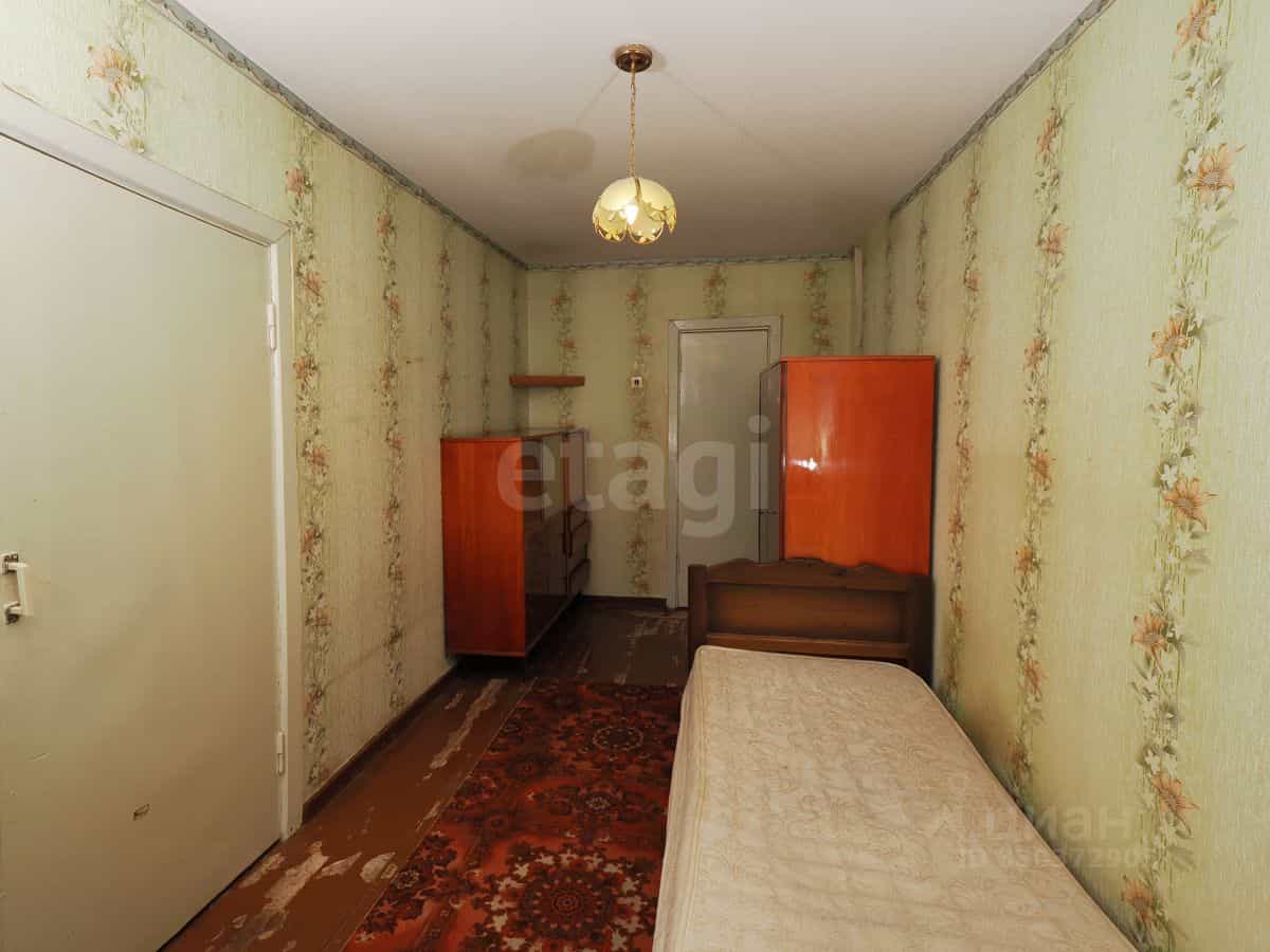 Россия, Псковская область, Остров, улица Ленина, 5, фото 16
