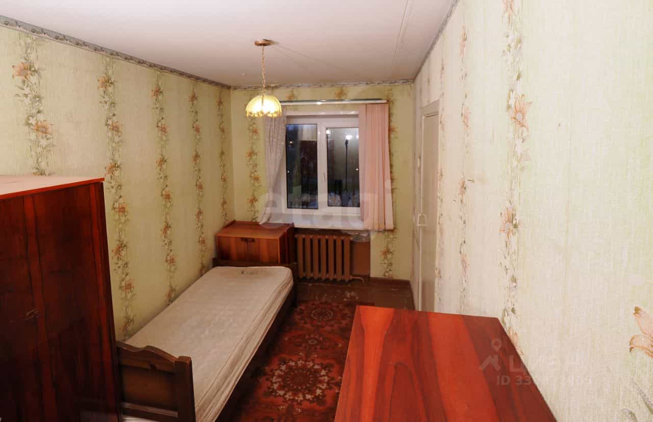 Россия, Псковская область, Остров, улица Ленина, 5, фото 17