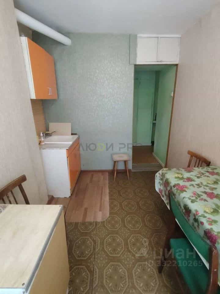 Россия, Алтайский край, Барнаул, улица Сухэ-Батора, 8, фото 2