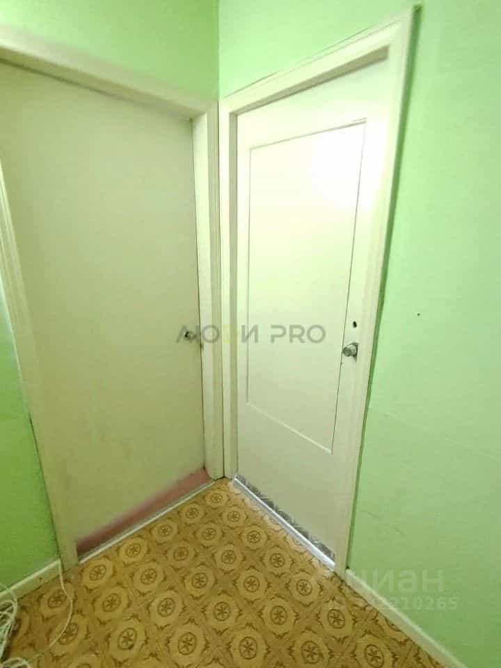 Россия, Алтайский край, Барнаул, улица Сухэ-Батора, 8, фото 9