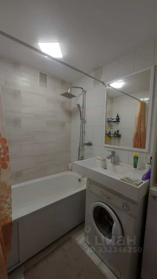Россия, Алтайский край, Барнаул, улица Антона Петрова, 214, фото 3