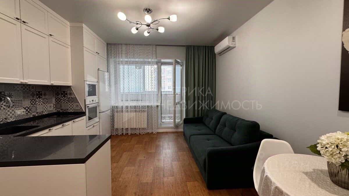 Россия, Тюмень, микрорайон Мыс, улица Маршала Захарова, 11/1, фото 3