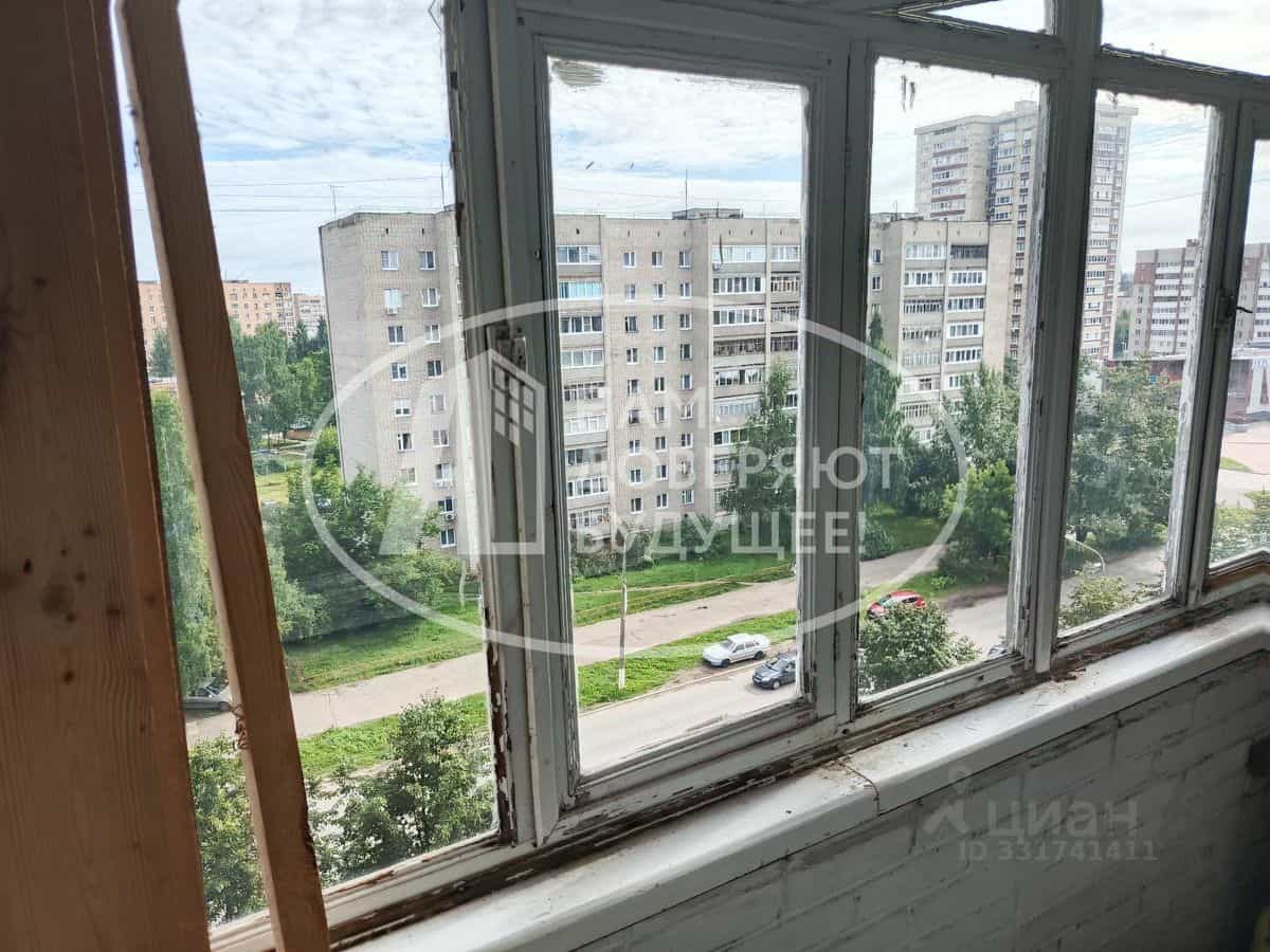 Россия, Удмуртская Республика, Глазов, улица Толстого, 38, фото 3