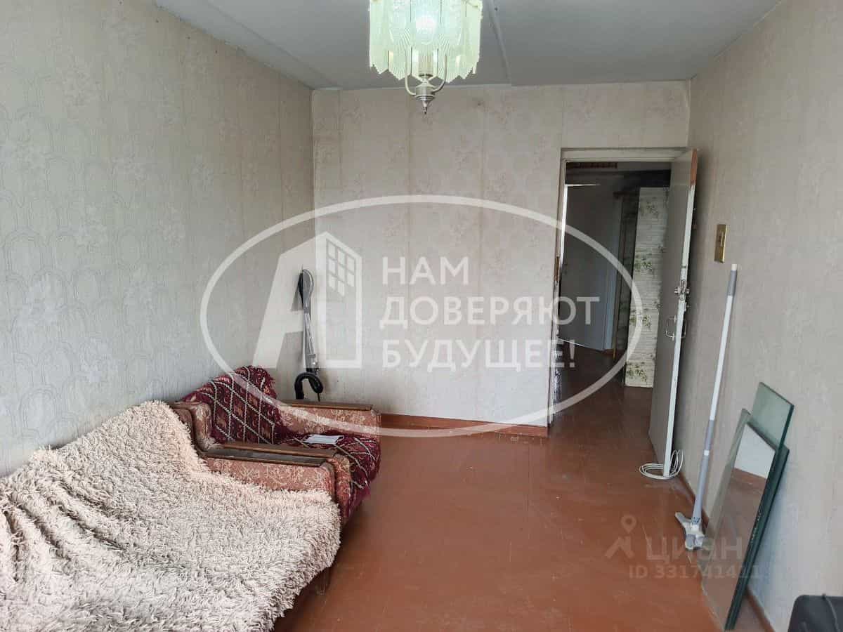Россия, Удмуртская Республика, Глазов, улица Толстого, 38, фото 4