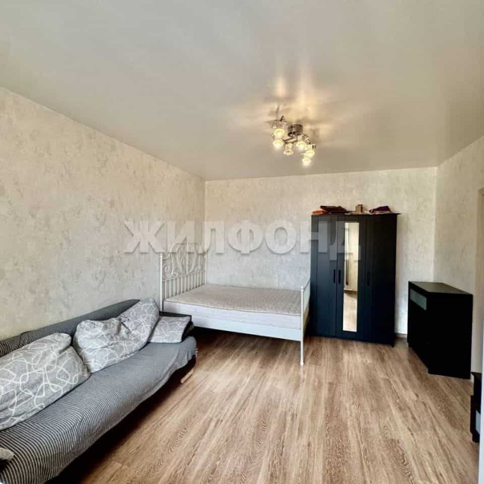 Россия, Новосибирск, микрорайон Родники, улица Гребенщикова, 8