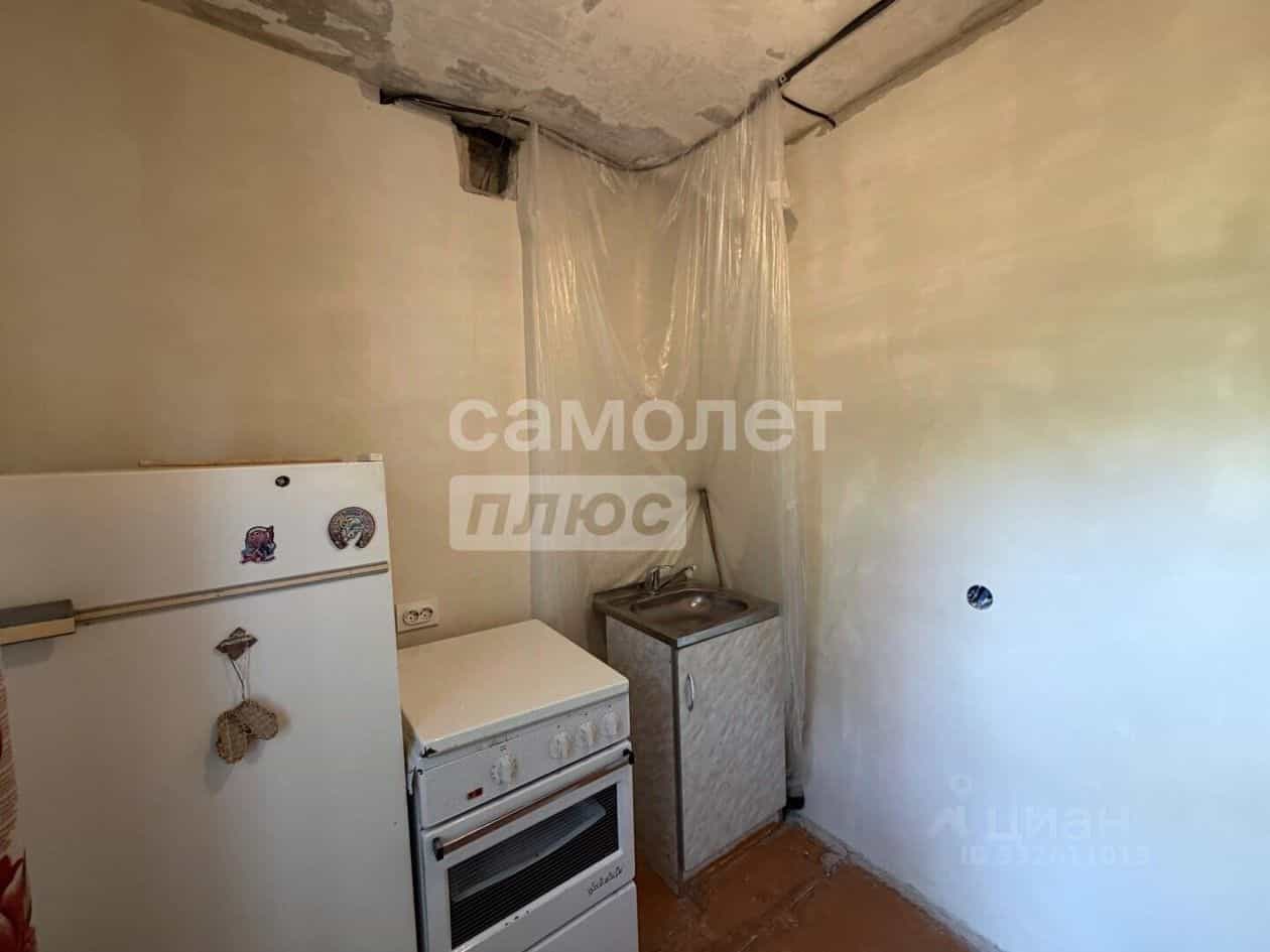 Россия, Алтайский край, Бийск, улица Владимира Короленко, 47, фото 2