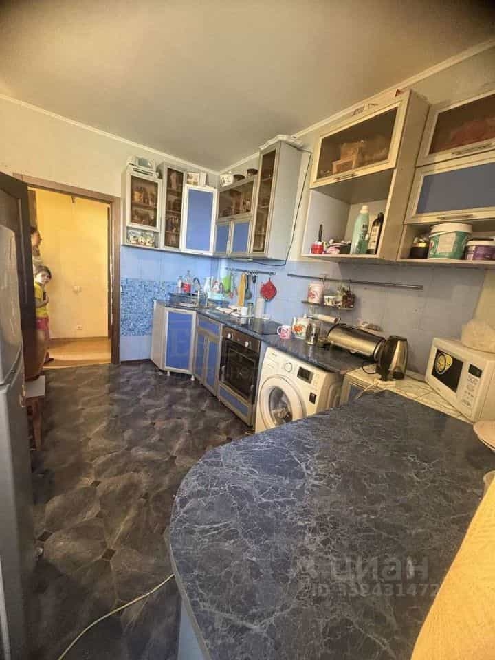 Россия, Белгородская область, Старый Оскол, микрорайон Королёва, 38, фото 2