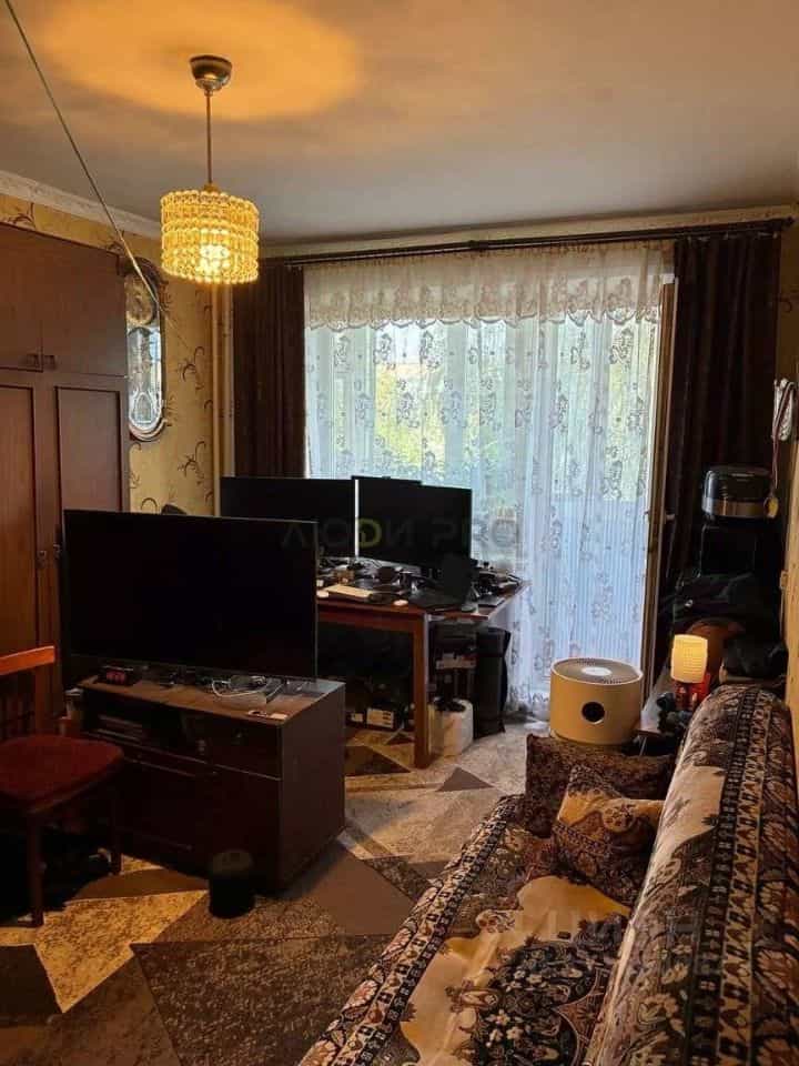 Россия, Алтайский край, Барнаул, микрорайон Докучаево, улица Шукшина, 12, фото 4