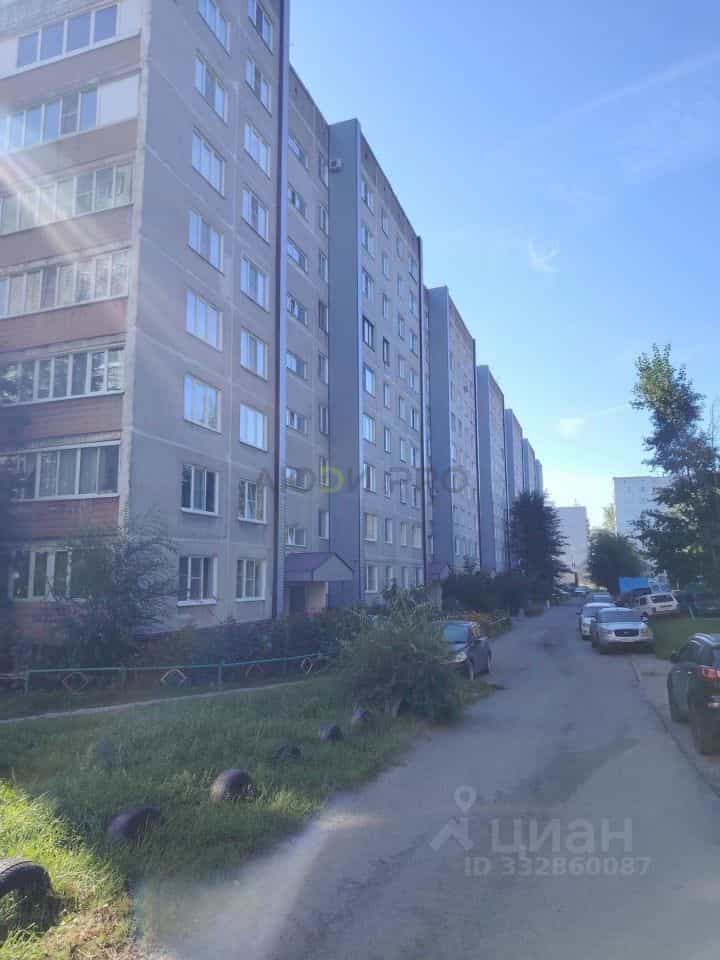 Россия, Алтайский край, Барнаул, микрорайон Докучаево, улица Шукшина, 12, фото 12