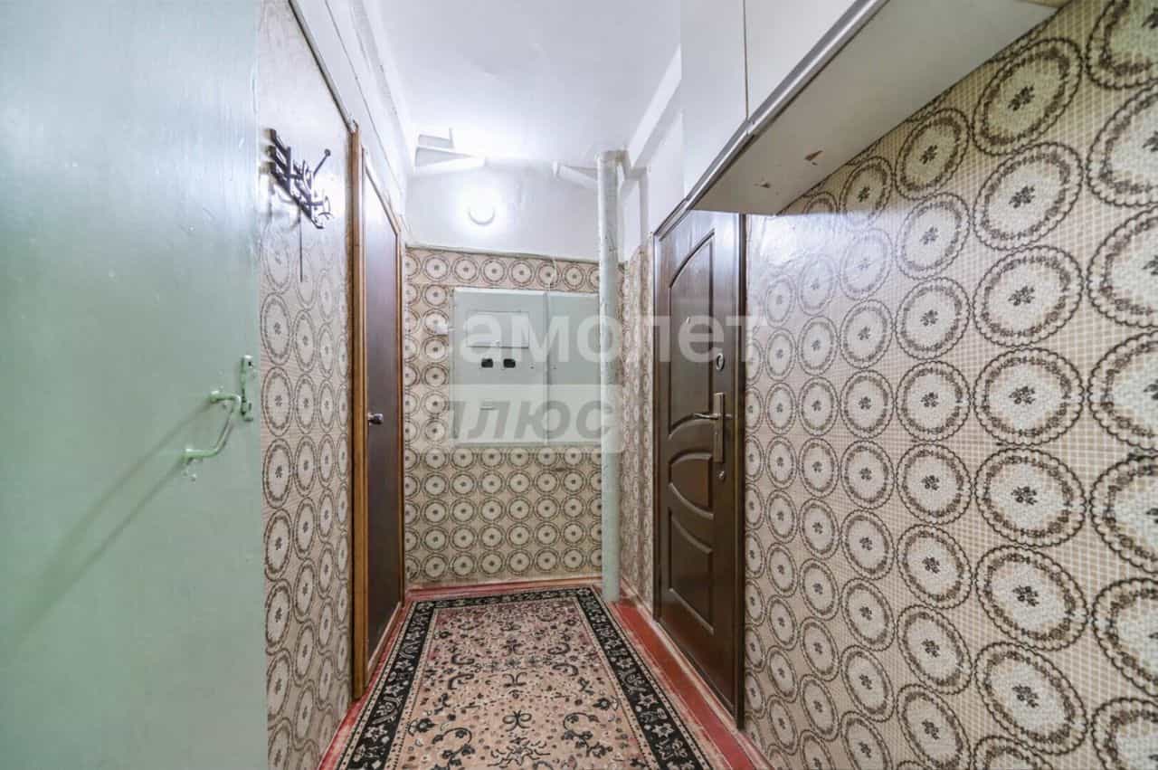 Россия, Алтайский край, Барнаул, улица Сухэ-Батора, 9, фото 12