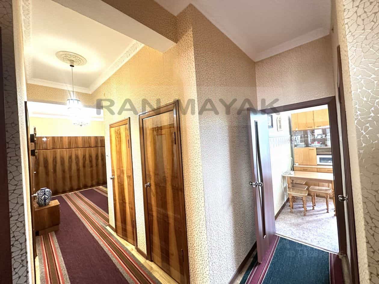 Россия, Республика Адыгея (Адыгея), Майкоп, Краснооктябрьская улица, 32, фото 16