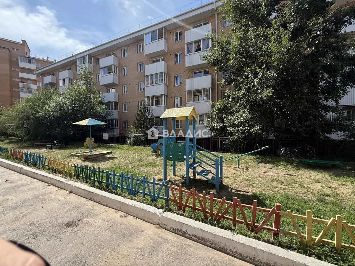 Россия, Республика Бурятия, Улан-Удэ, 112-й микрорайон, 28, фото 11