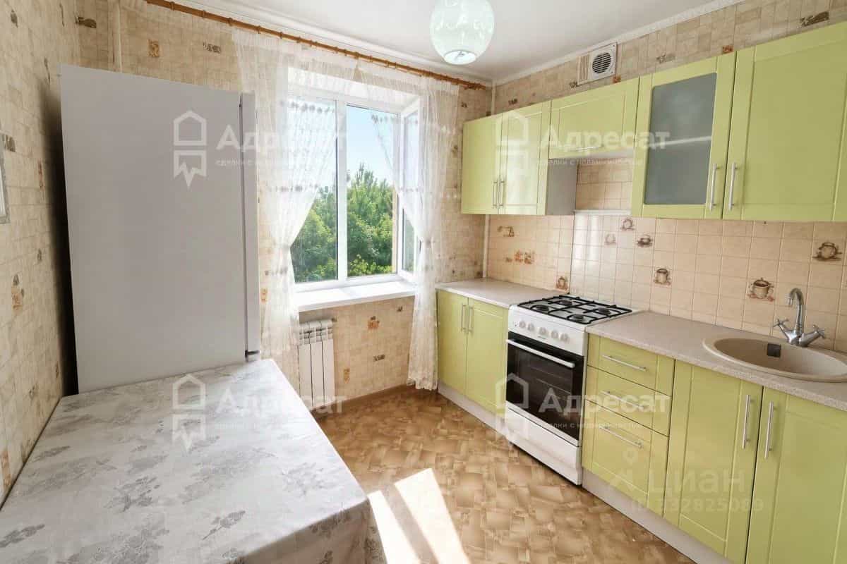 Россия, Волгоградская область, Волжский, улица Мира, 27, фото 6