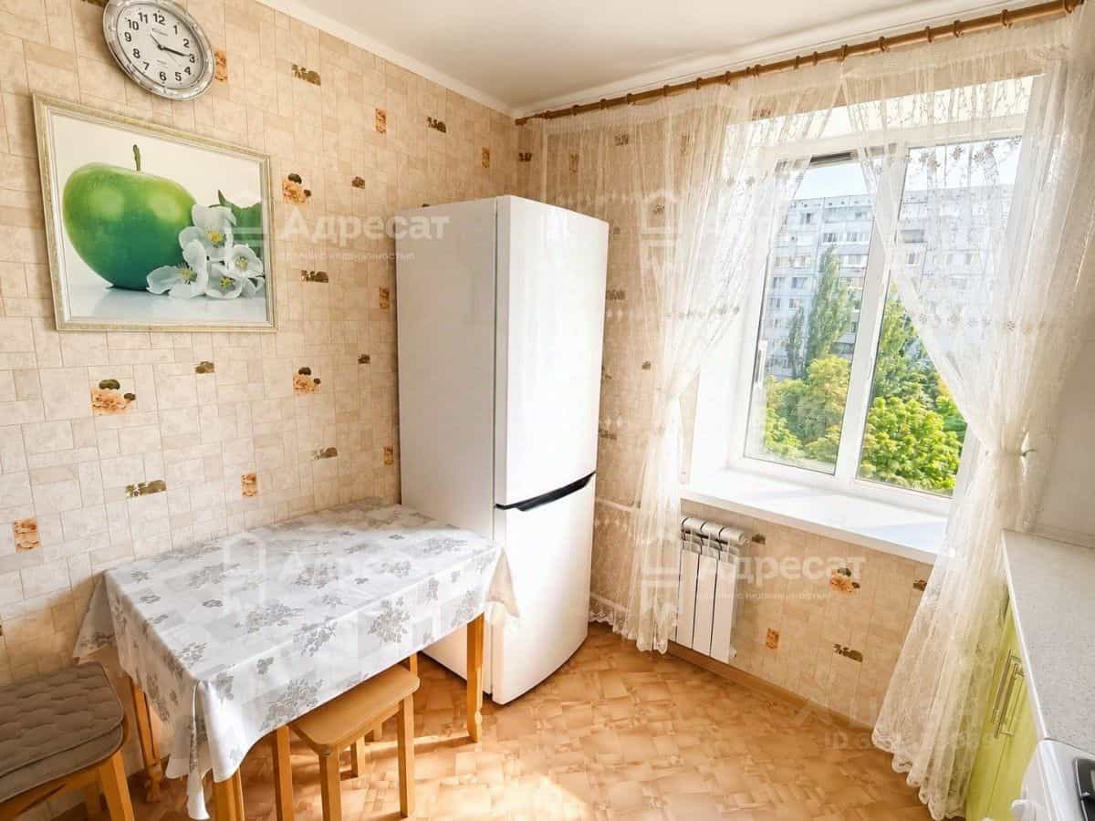 Россия, Волгоградская область, Волжский, улица Мира, 27, фото 7