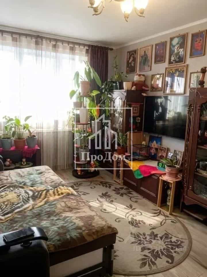 Россия, Белгородская область, Старый Оскол, микрорайон Олимпийский, 13А
