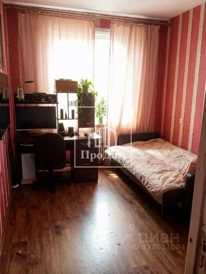 Россия, Белгородская область, Старый Оскол, микрорайон Олимпийский, 13А, фото 3