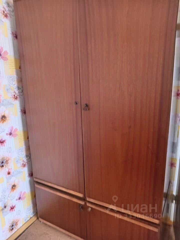 Россия, Ленинградская область, Луга, проспект Володарского, 46/15, фото 4
