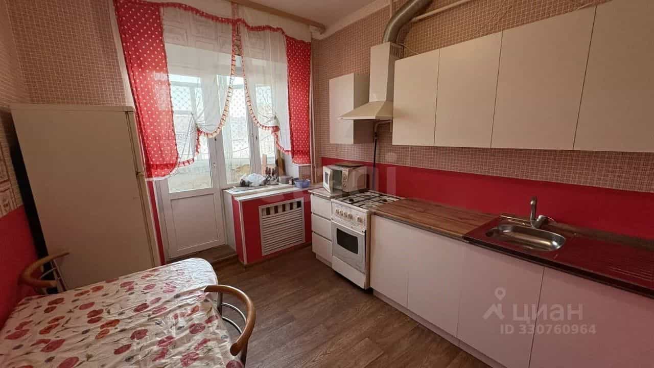 Россия, Ямало-Ненецкий автономный округ, Новый Уренгой, район Северная Жилая Часть, микрорайон Юбилейный, 1/4, фото 4