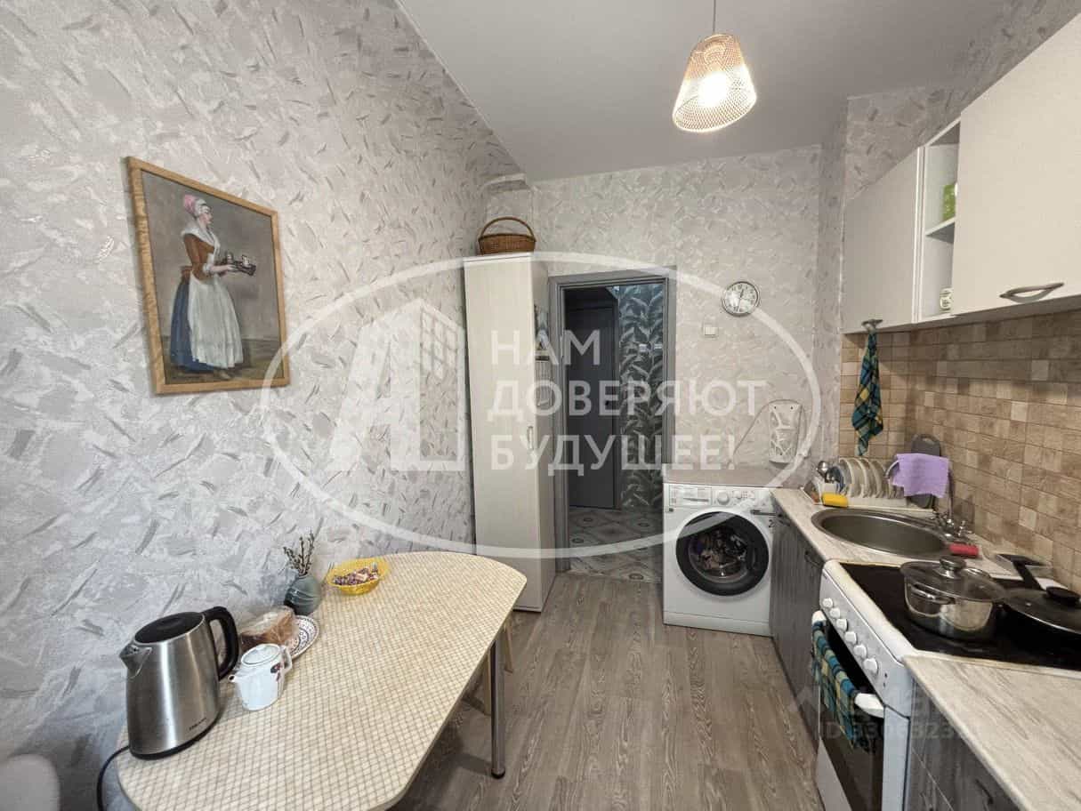 Россия, Удмуртская Республика, Глазов, улица Мира, 10, фото 3