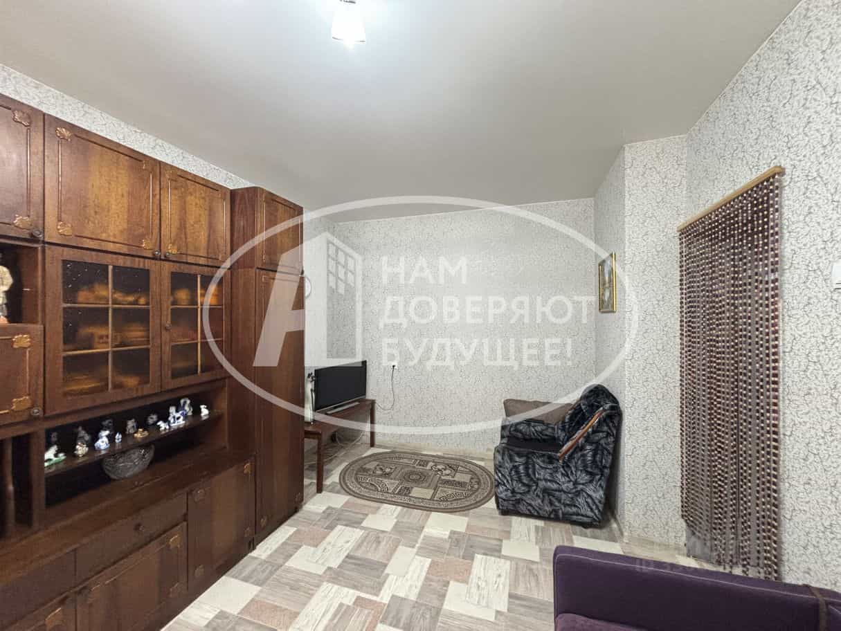 Россия, Удмуртская Республика, Глазов, улица Мира, 10, фото 7