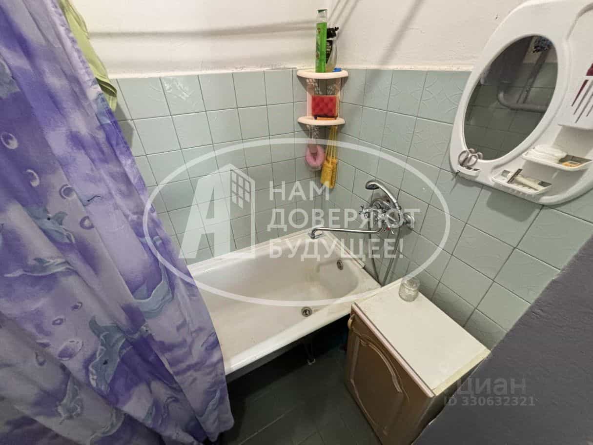 Россия, Удмуртская Республика, Глазов, улица Мира, 10, фото 9