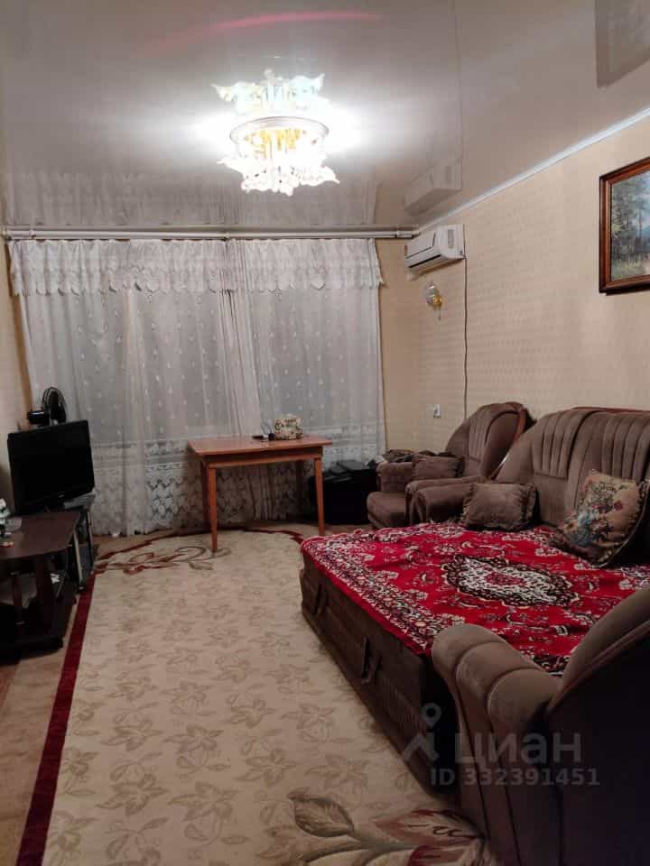 Россия, Саратовская область, Советский район, рабочий посёлок Степное, улица Карла Маркса, 1