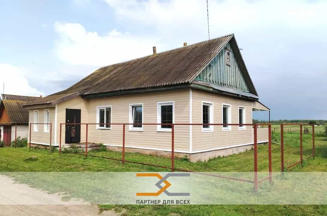 Беларусь, Минская область, Слуцкий район, Весейский сельсовет, деревня Поповцы, Трудовая улица, 19