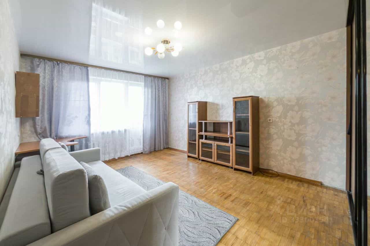 Россия, Свердловская область, Екатеринбург, улица Академика Бардина, 38