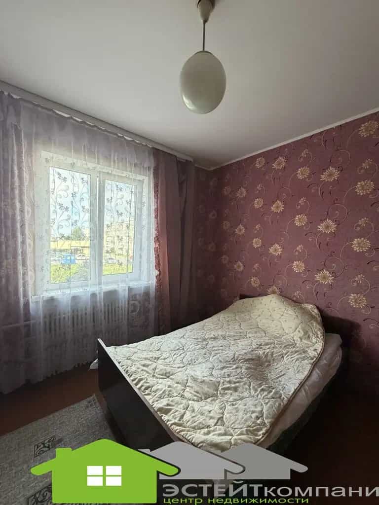 Беларусь, Гродненская область, городской посёлок Кореличи, улица Гагарина, 32, фото 6