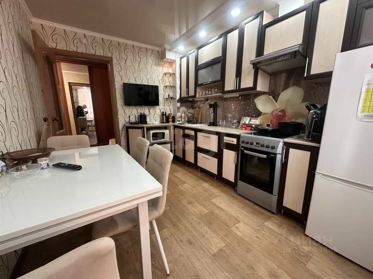Россия, Республика Татарстан (Татарстан), Нижнекамск, проспект Строителей, 48