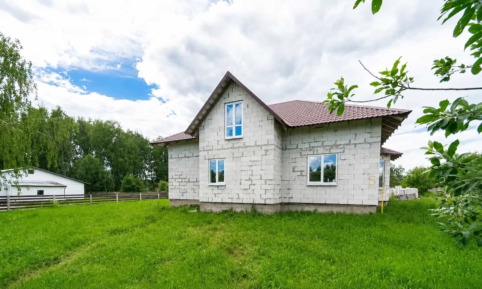 Беларусь, Минская область, Логойский район, Острошицкий сельсовет, деревня Чуденичи, Центральная улица, 12