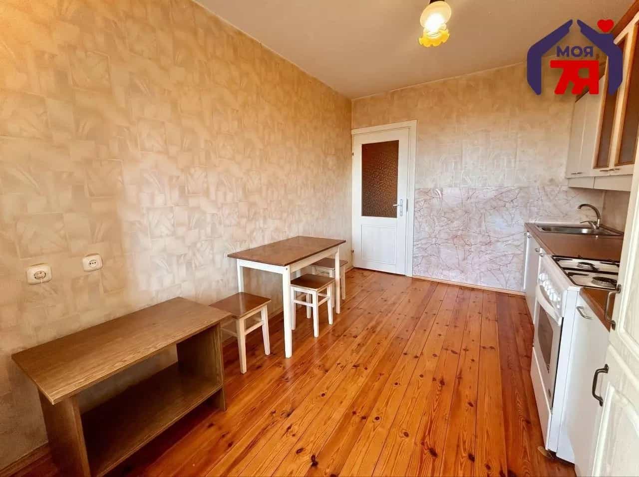 Беларусь, Минская область, Солигорск, Октябрьская улица, 12, фото 3