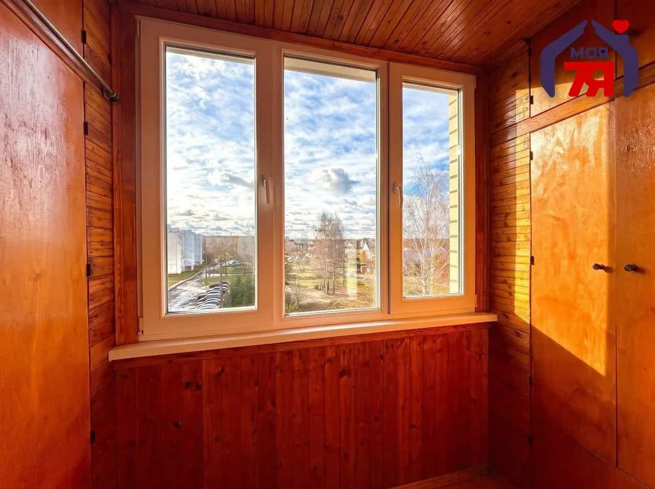 Беларусь, Минская область, Солигорск, Октябрьская улица, 12, фото 6