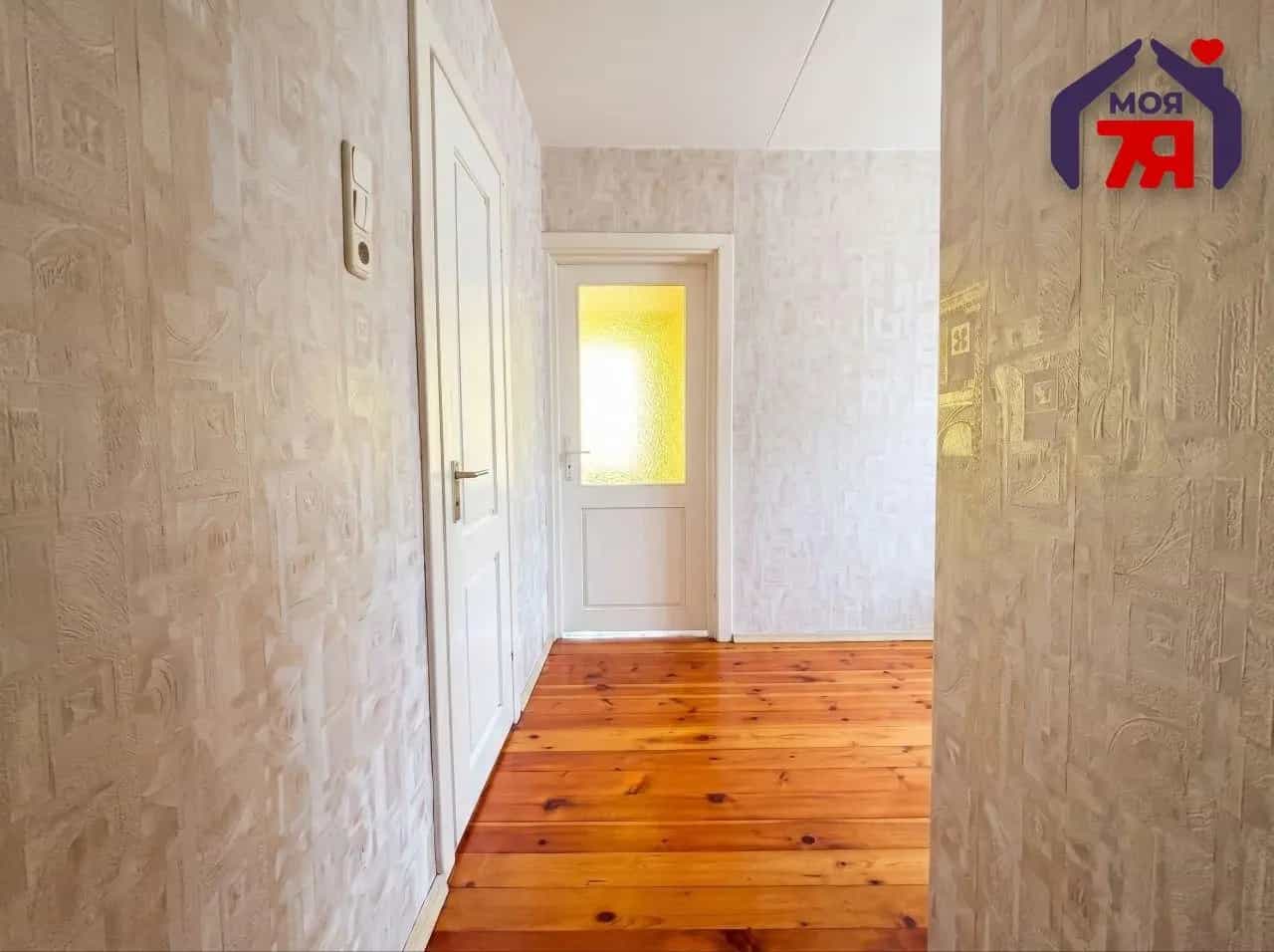 Беларусь, Минская область, Солигорск, Октябрьская улица, 12, фото 8