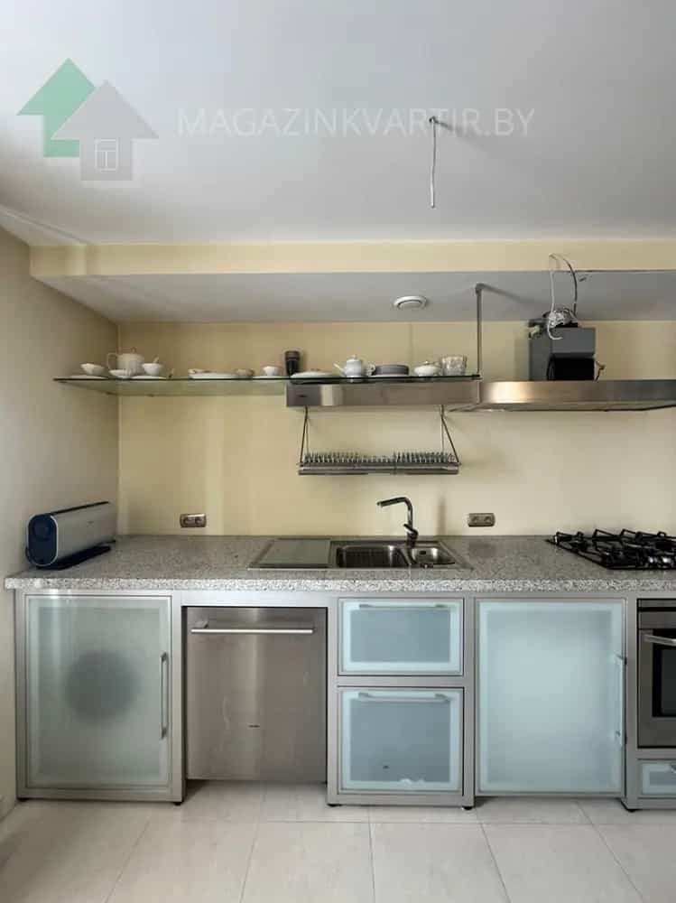Беларусь, Брест, Краснознамённая улица, 10, фото 3