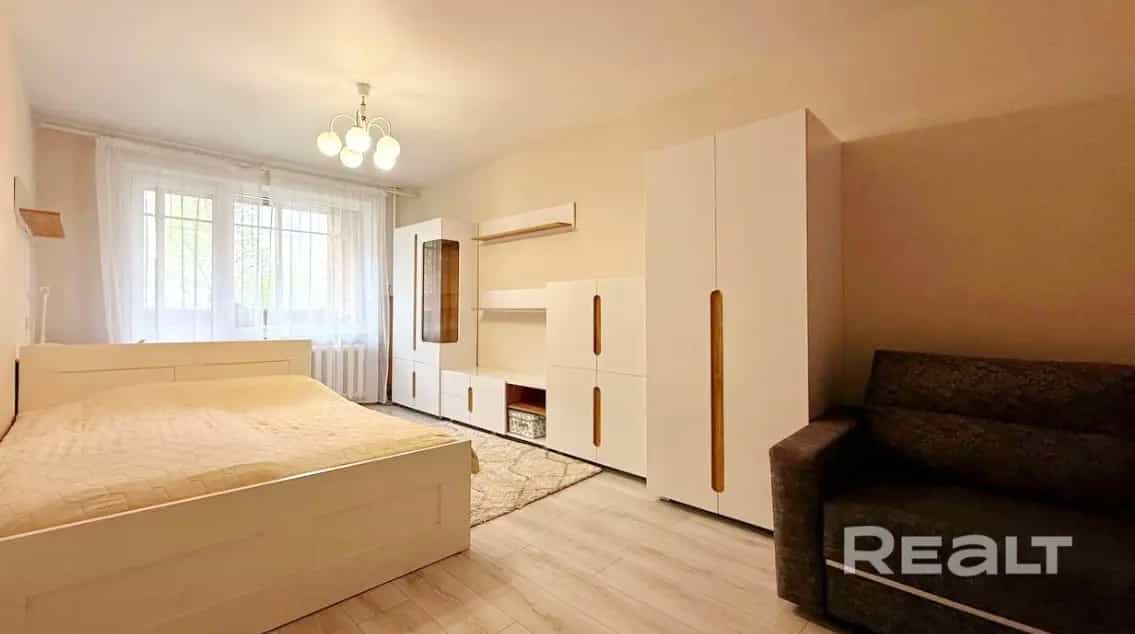 Беларусь, Минск, улица Космонавтов, 48
