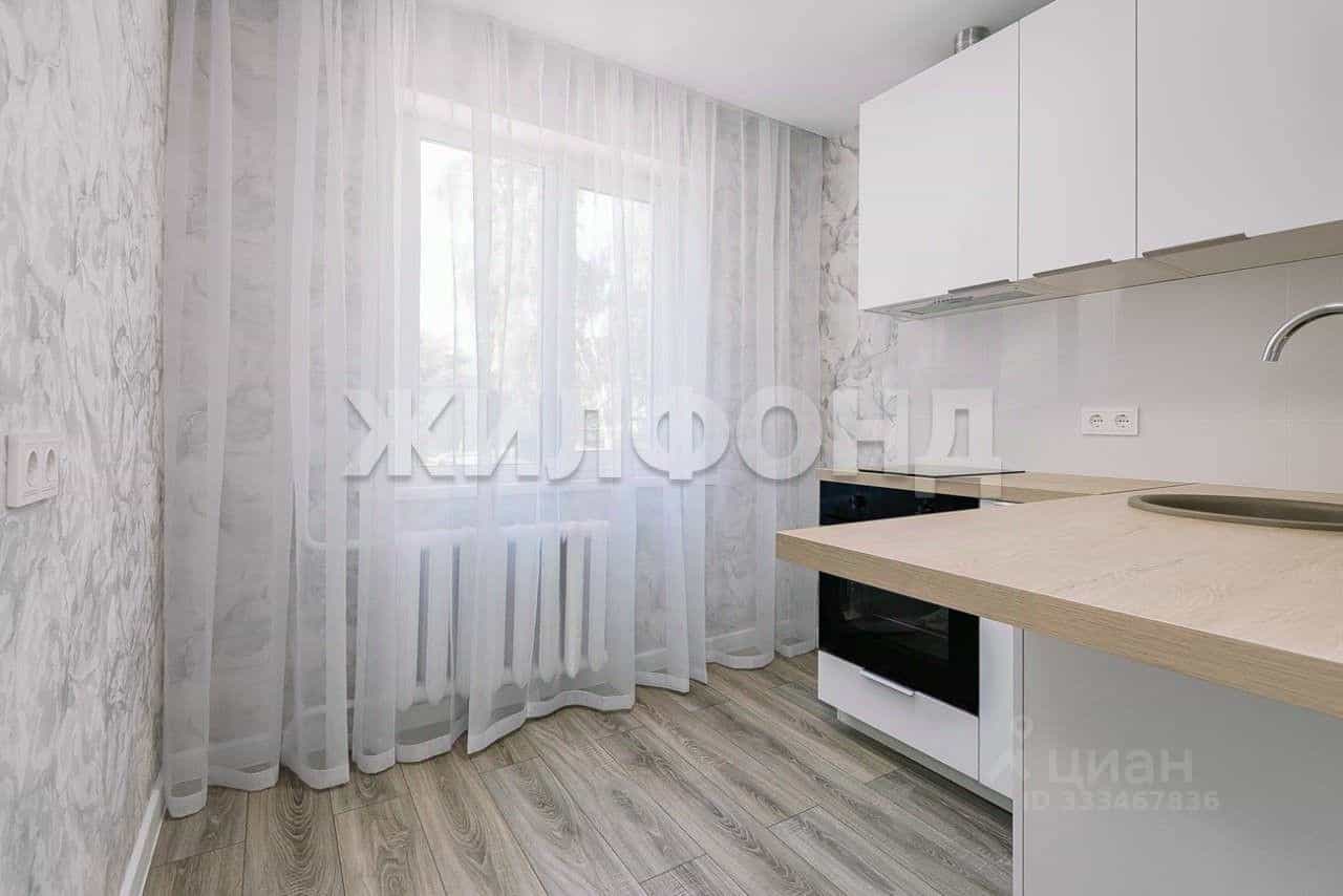 Россия, Новосибирск, улица Тимирязева, 77, фото 2