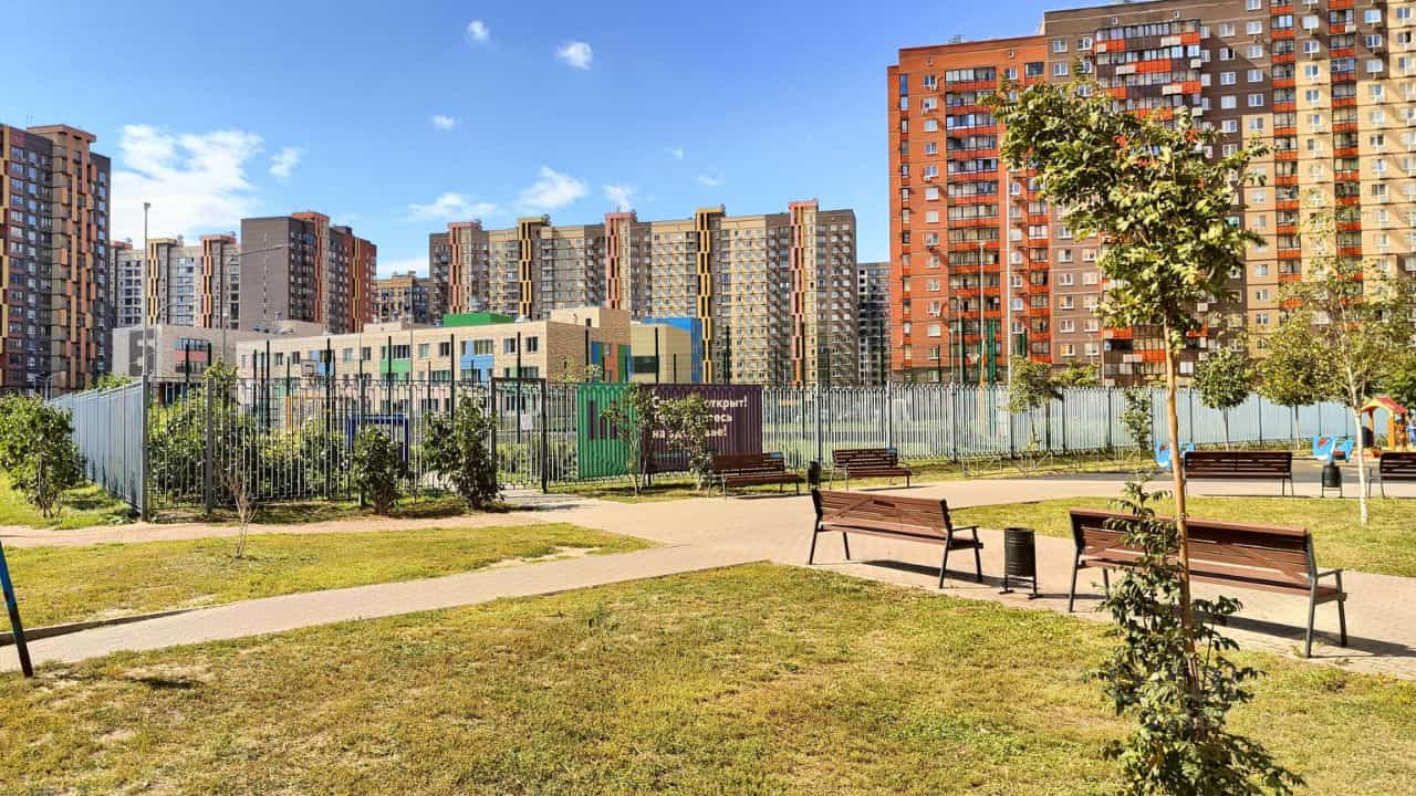 Россия, Московская область, городской округ Люберцы, посёлок городского типа Мирный, Крымская улица, 10, фото 21