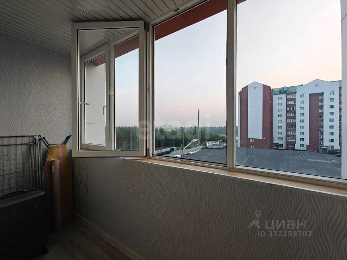 Россия, Ямало-Ненецкий автономный округ, Новый Уренгой, проспект Губкина, 21, фото 11