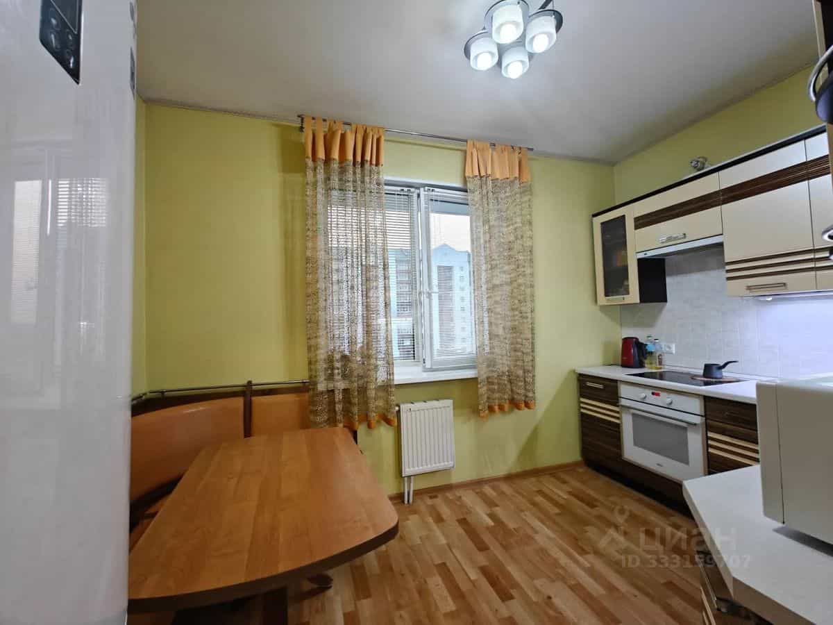 Россия, Ямало-Ненецкий автономный округ, Новый Уренгой, проспект Губкина, 21, фото 19