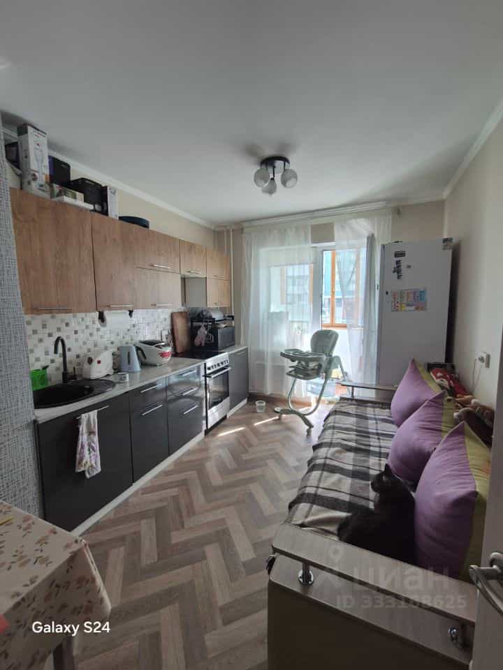 Россия, Омск, посёлок Амурский, 1-я улица Челюскинцев, 98, фото 5