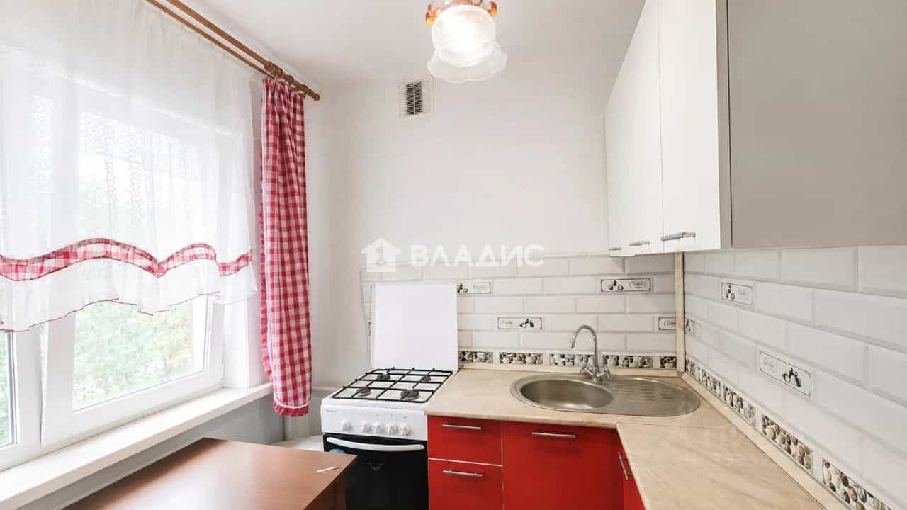 Россия, Иркутская область, Ангарск, улица Космонавтов, 9, фото 6