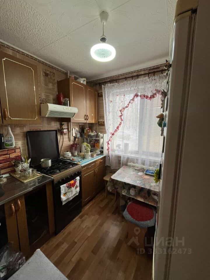 Россия, Оренбургская область, посёлок Комаровский, улица Комарова, 5, фото 4