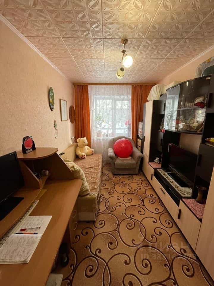 Россия, Оренбургская область, посёлок Комаровский, улица Комарова, 5, фото 6