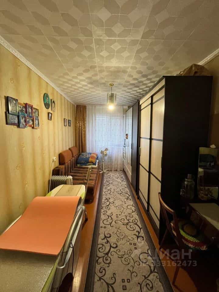 Россия, Оренбургская область, посёлок Комаровский, улица Комарова, 5, фото 7